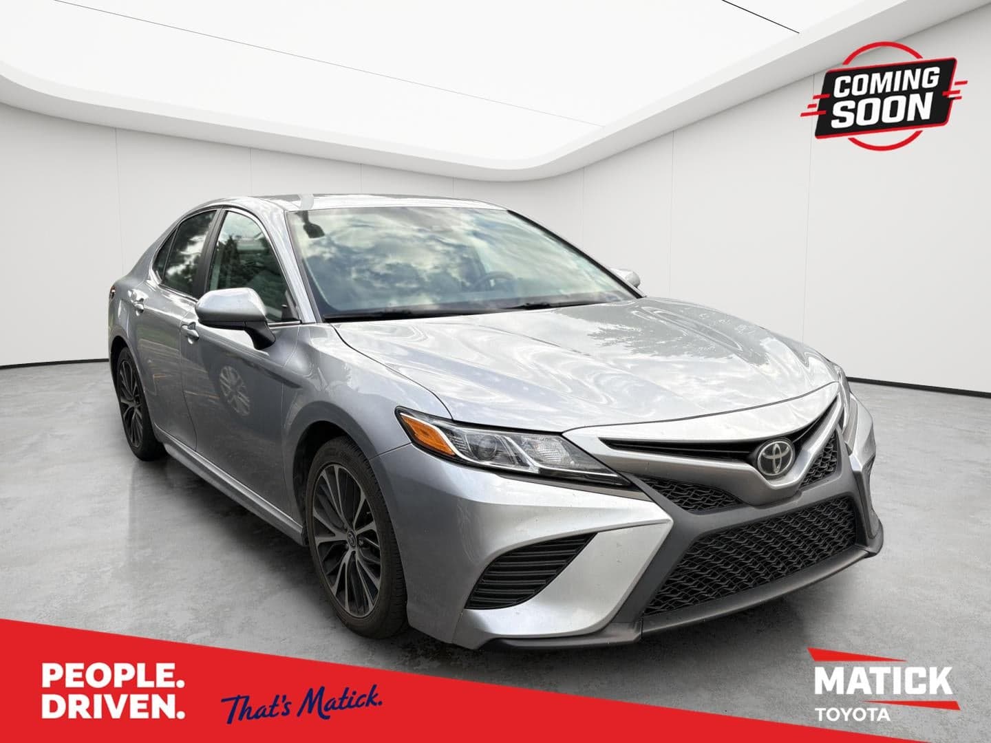 2020 Toyota Camry SE — photo 1 of 20