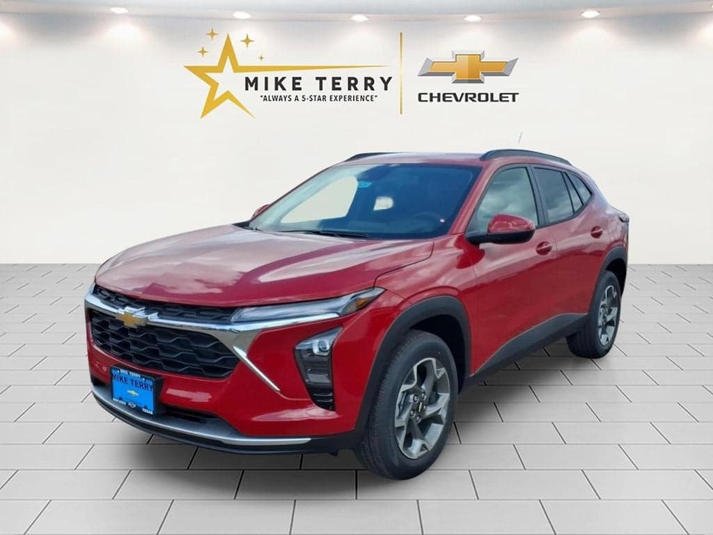 2026 Chevrolet Trax LT — photo 1 of 28