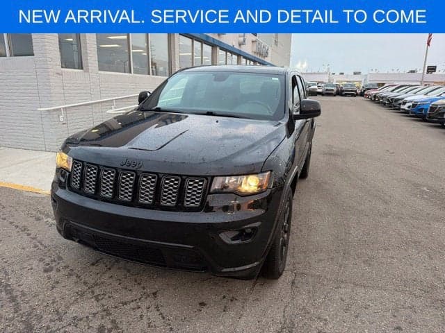 2019 Jeep Grand Cherokee Altitude — photo 1 of 5