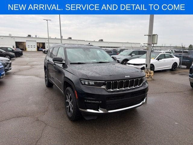 2023 Jeep Grand Cherokee L Limited — photo 1 of 3