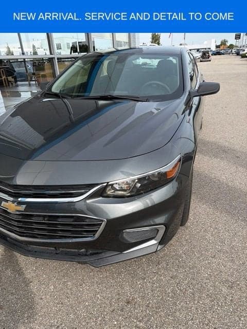 2017 Chevrolet Malibu LS — photo 1 of 5
