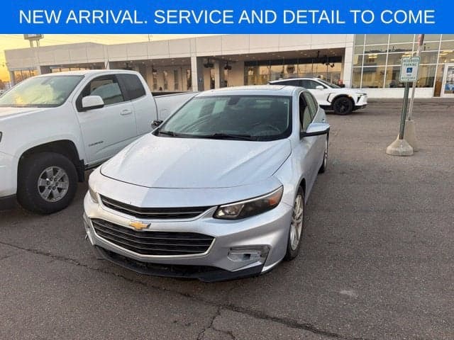 2017 Chevrolet Malibu LT — photo 1 of 5