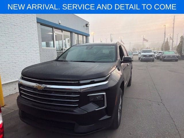 2025 Chevrolet Traverse AWD LT — photo 1 of 5