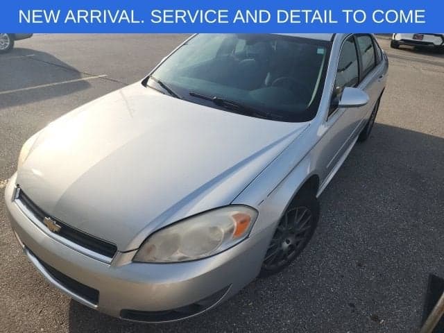 2011 Chevrolet Impala LT Retail — photo 1 of 3