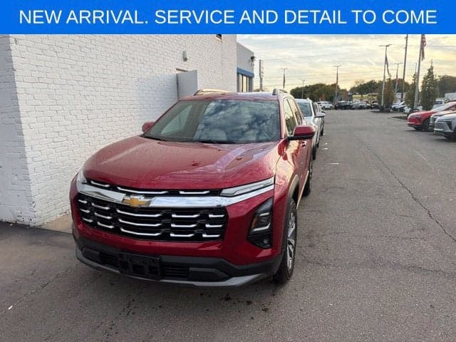 2025 Chevrolet Equinox FWD LT — photo 1 of 5