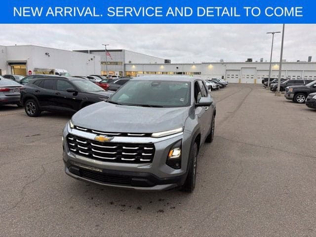 2025 Chevrolet Equinox FWD LT — photo 1 of 5