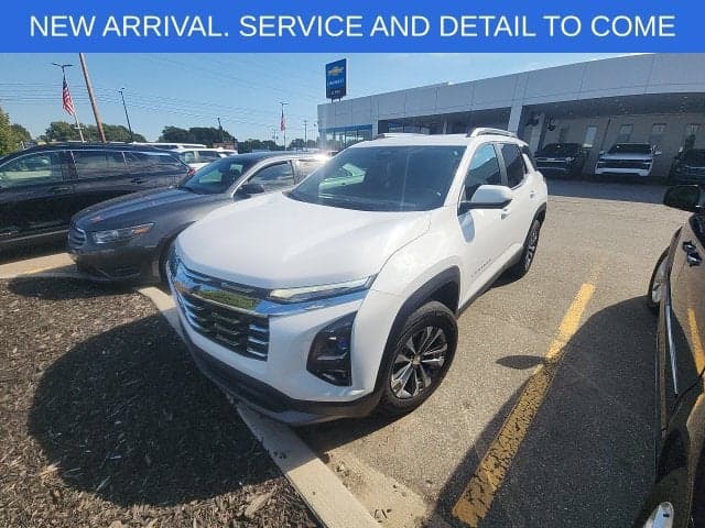 2025 Chevrolet Equinox FWD LT — photo 1 of 5