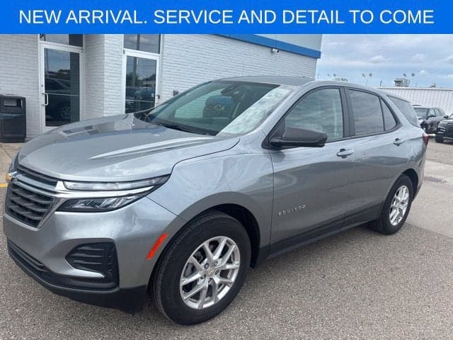 2024 Chevrolet Equinox LS — photo 1 of 5