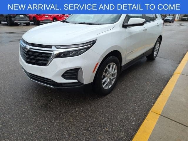 2024 Chevrolet Equinox LT — photo 1 of 5