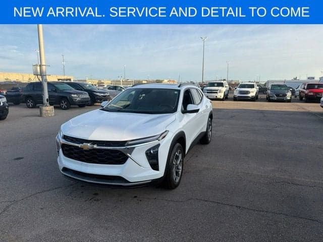 2024 Chevrolet Trax LT — photo 1 of 5