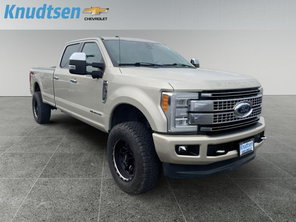 2018 Ford Super Duty F-350 SRW Platinum — photo 1 of 10