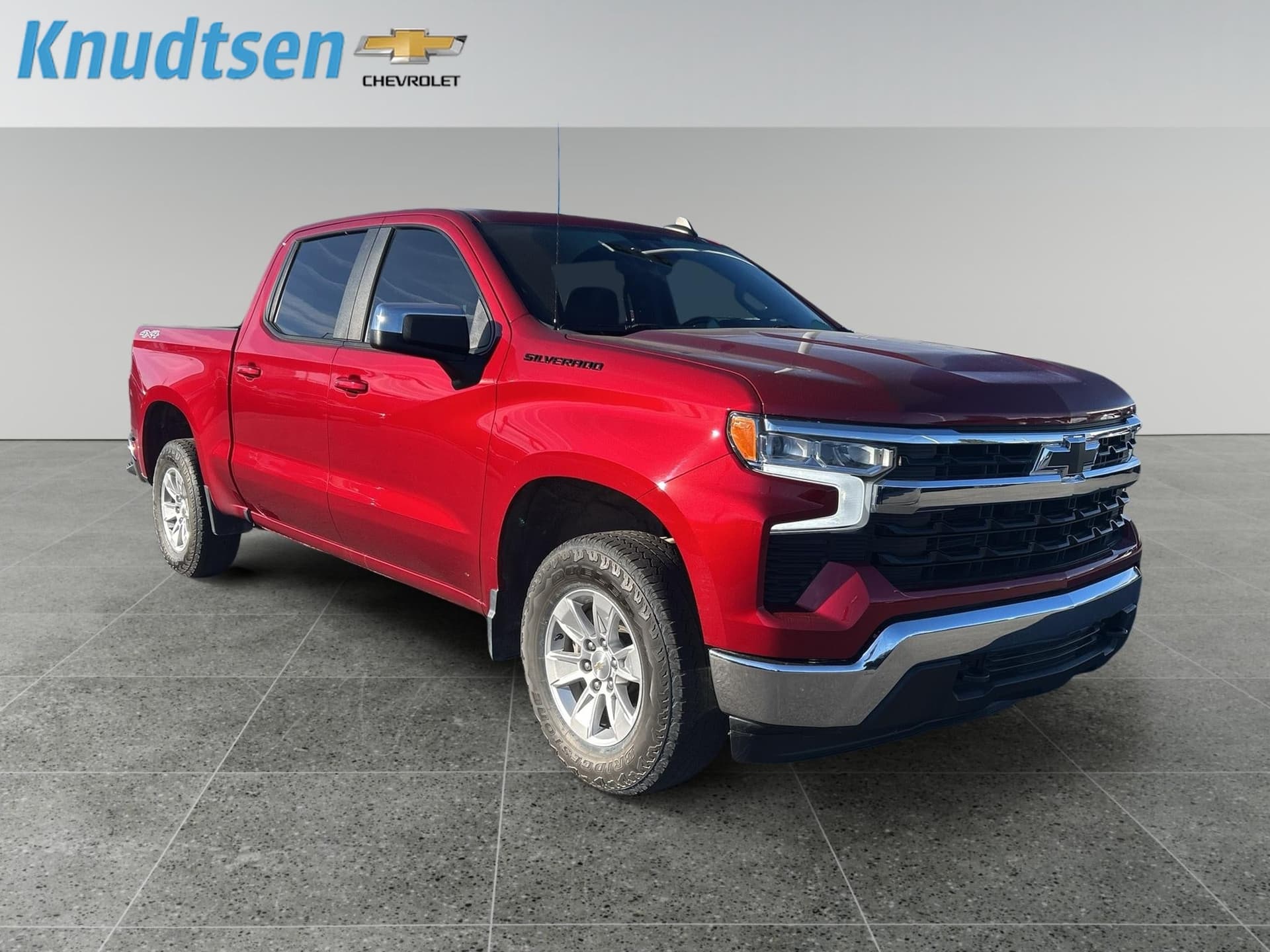 2023 Chevrolet Silverado 1500 LT — photo 1 of 5