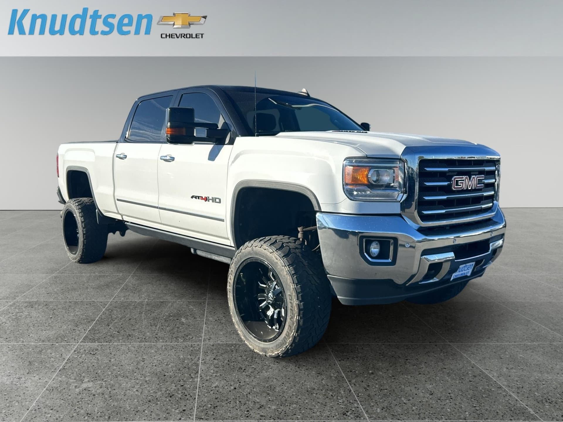 2015 GMC Sierra 2500HD SLT — photo 1 of 5