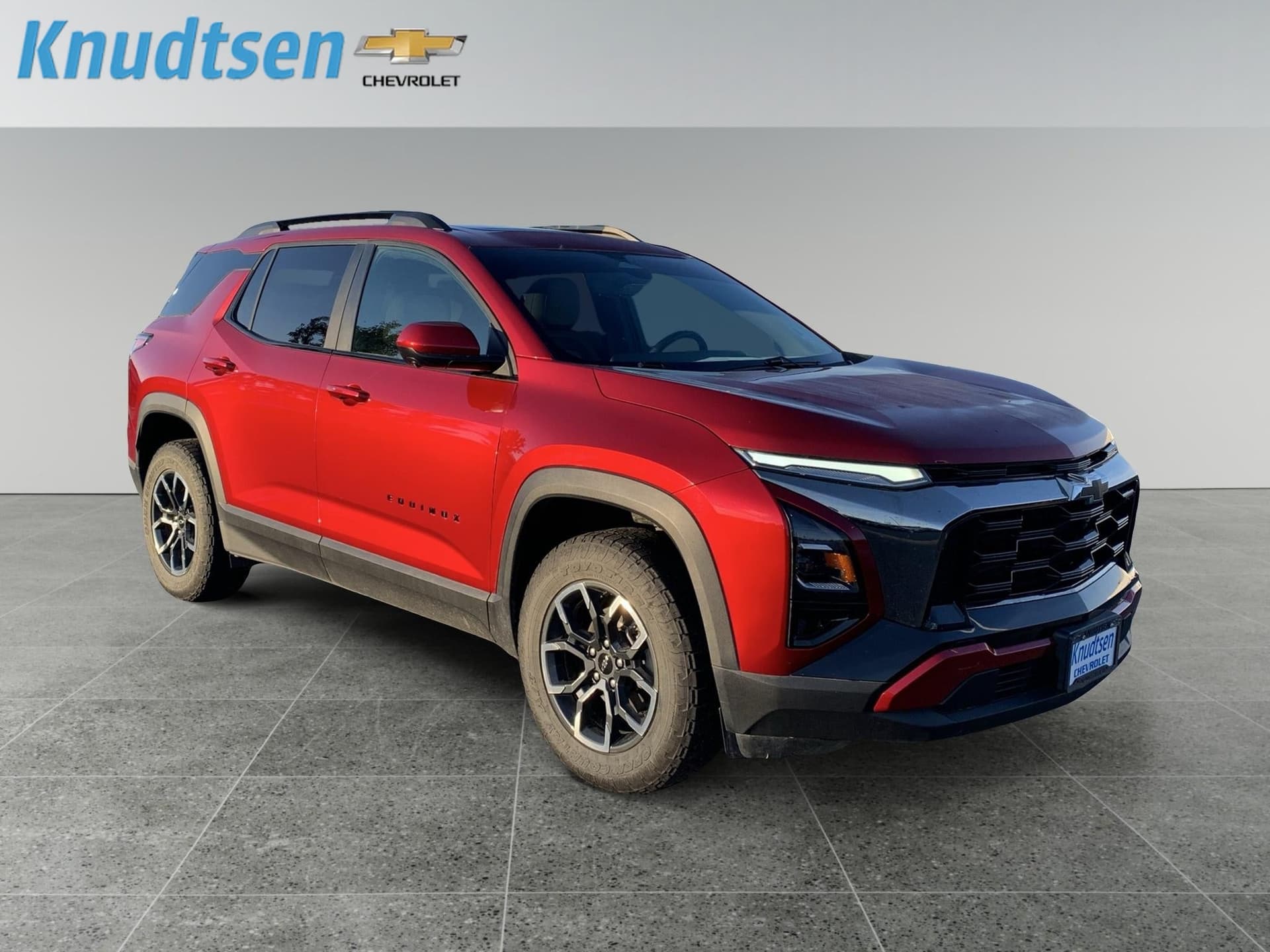 2025 Chevrolet Equinox AWD ACTIV — photo 1 of 5