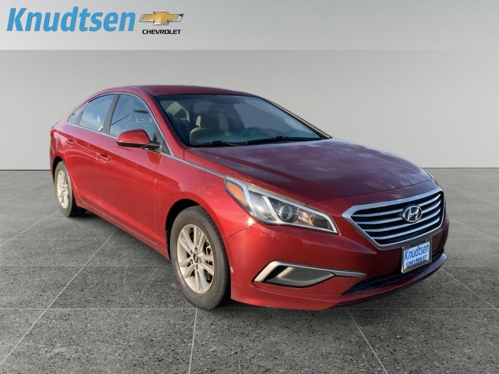2016 Hyundai Sonata 2.4L SE — photo 1 of 10