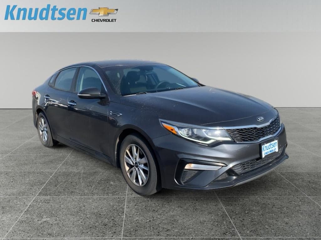 2019 Kia Optima LX — photo 1 of 10