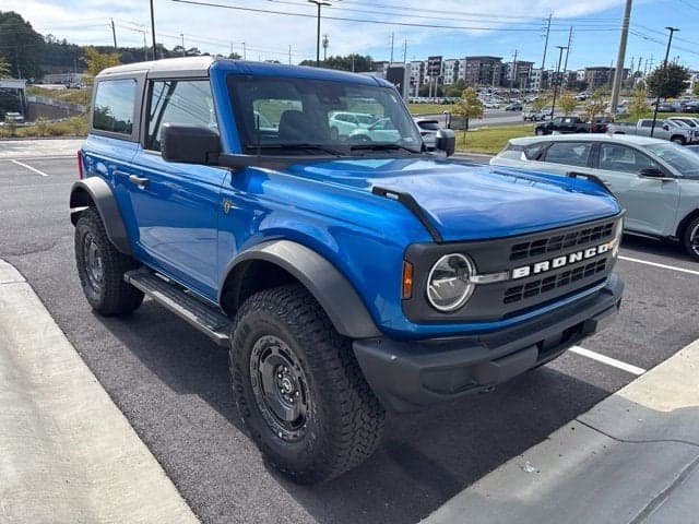 2025 Ford Bronco Base — photo 1 of 5