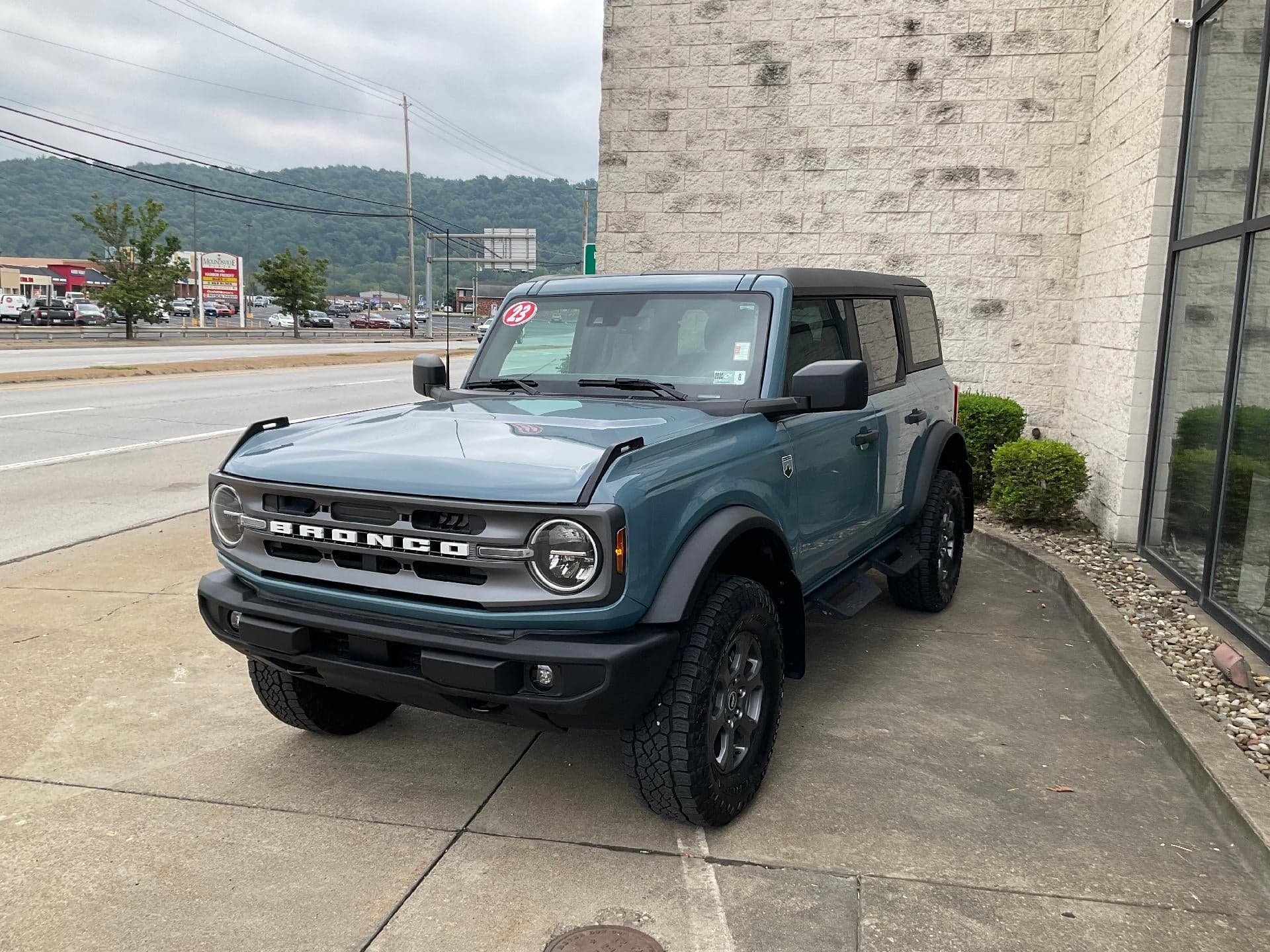 2023 Ford Bronco Base 4 Door 4x4 — photo 1 of 25