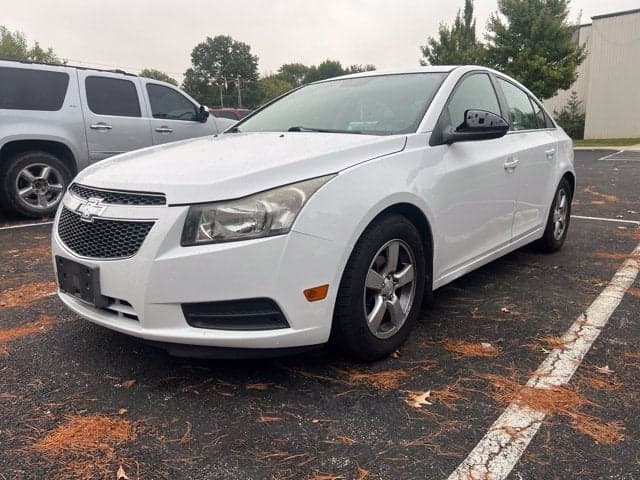 2014 Chevrolet Cruze 1LT — photo 1 of 5