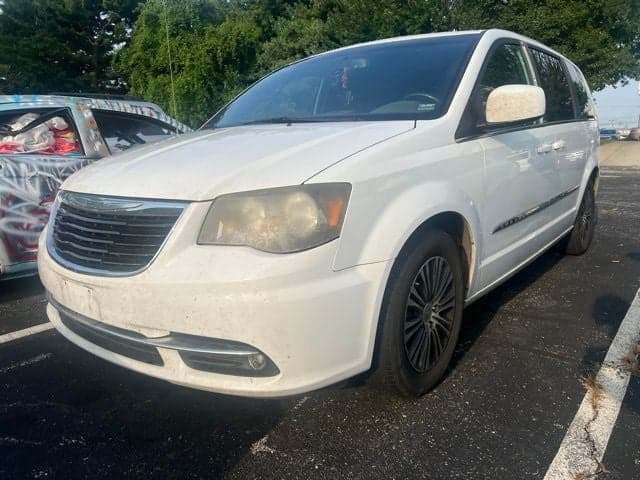 2014 Chrysler Town & Country S — photo 1 of 5