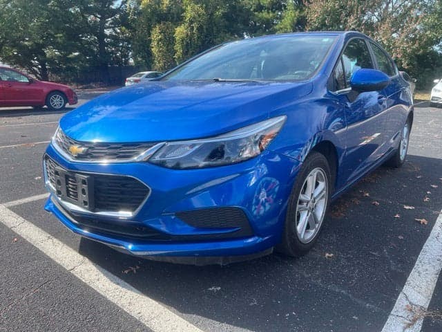 2017 Chevrolet Cruze LT — photo 1 of 5