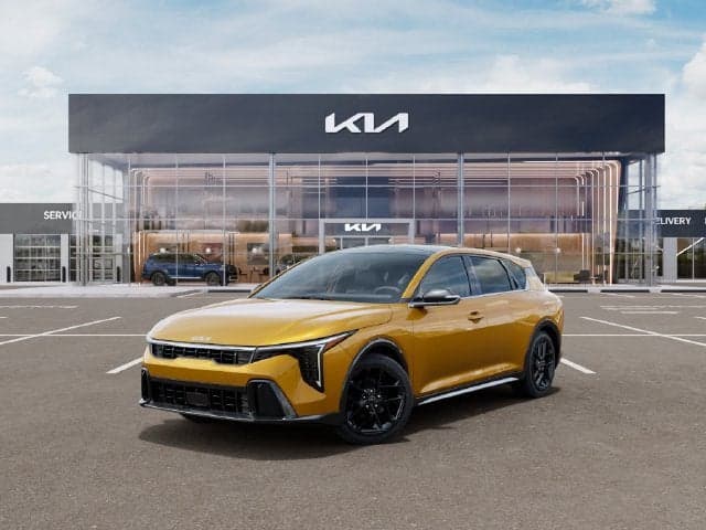 2026 Kia K4 GT-Line Turbo — photo 1 of 39