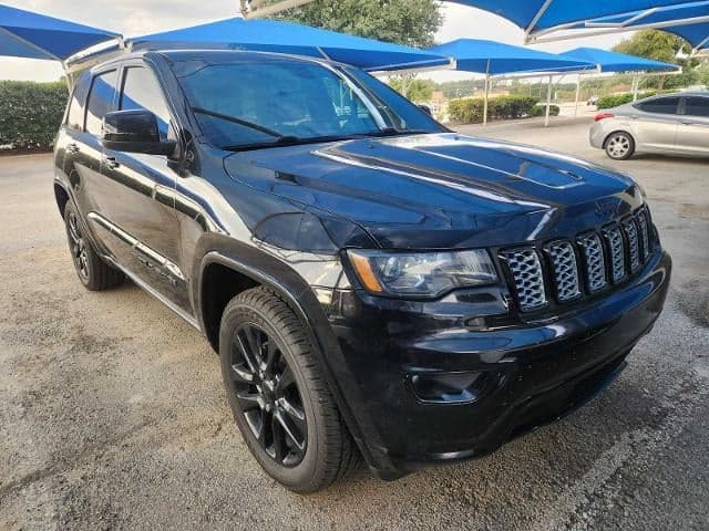 2019 Jeep Grand Cherokee Altitude — photo 1 of 4