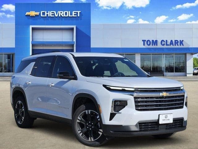 2027 Chevrolet Traverse FWD LT — photo 1 of 30