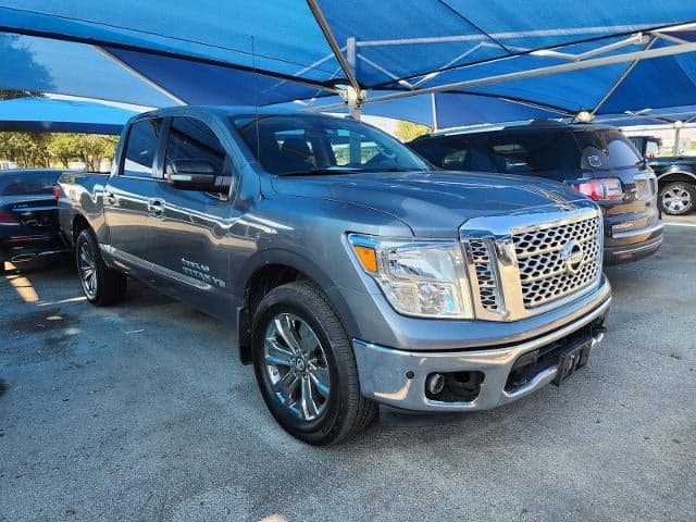 2018 Nissan Titan SV — photo 1 of 4