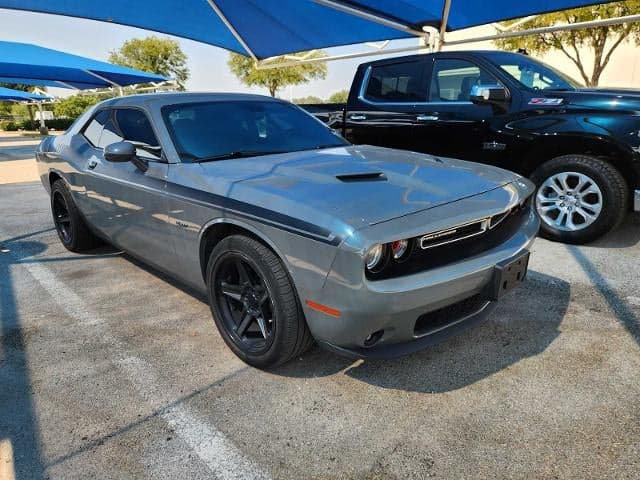2017 Dodge Challenger R/T — photo 1 of 4