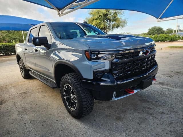 2025 Chevrolet Silverado 1500 ZR2 — photo 1 of 5