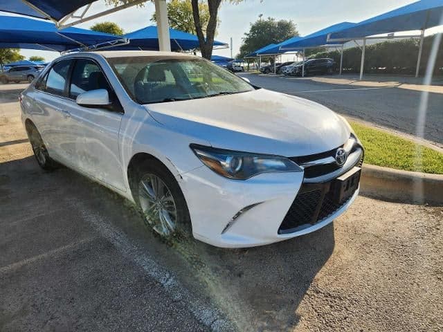 2016 Toyota Camry XLE — photo 1 of 4