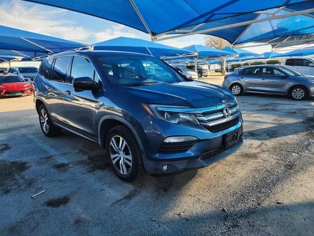 2017 Honda Pilot EX — photo 1 of 4
