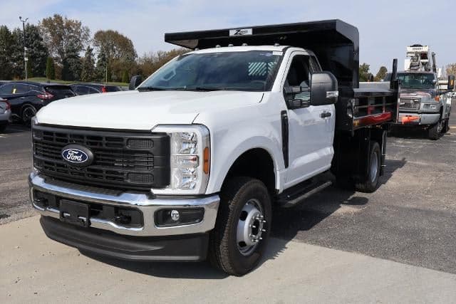 2026 Ford Super Duty F-550 DRW XL — photo 1 of 5