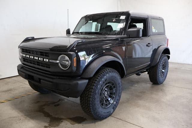 2026 Ford Bronco Base — photo 1 of 32