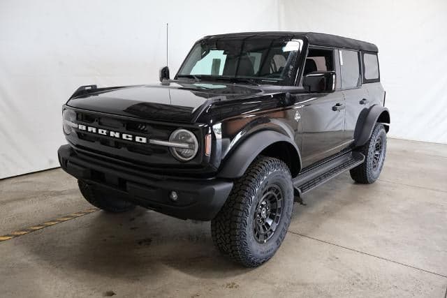 2026 Ford Bronco Outer Banks — photo 1 of 35