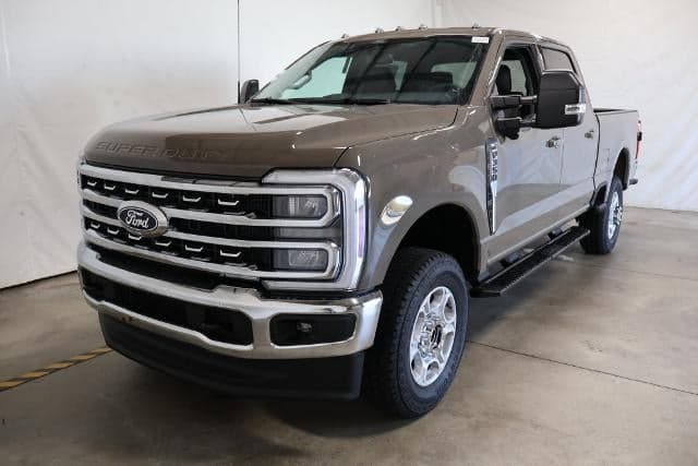 2027 Ford Super Duty F-350 SRW XLT — photo 1 of 5
