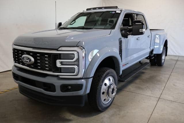 2027 Ford Super Duty F-450 DRW Platinum — photo 1 of 34