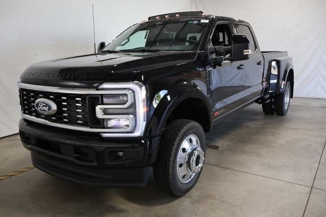 2027 Ford Super Duty F-450 DRW Platinum — photo 1 of 34