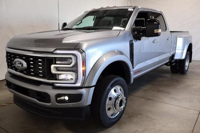 2027 Ford Super Duty F-450 DRW Platinum — photo 1 of 33