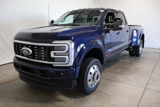 2027 Ford Super Duty F-450 DRW Platinum — photo 1 of 5