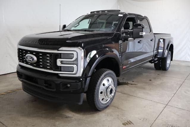 2027 Ford Super Duty F-450 DRW Platinum — photo 1 of 37