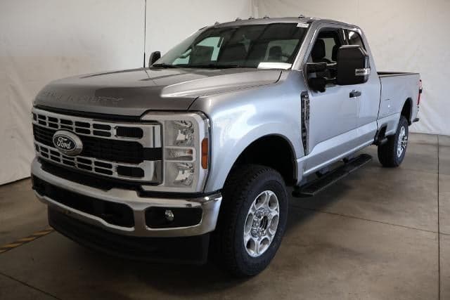 2027 Ford Super Duty F-350 SRW XLT — photo 1 of 5