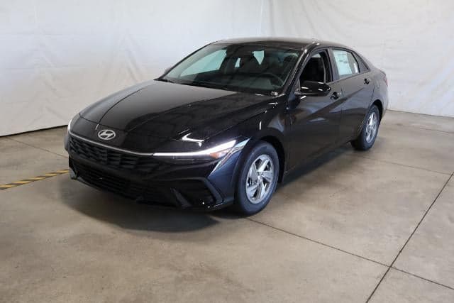2026 Hyundai Elantra SE — photo 1 of 5