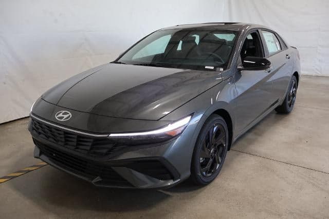 2026 Hyundai Elantra Base — photo 1 of 49