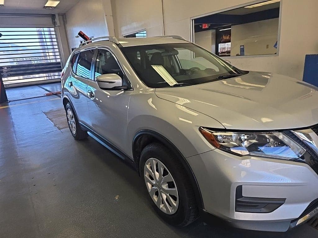 2017 Nissan Rogue S — photo 1 of 25