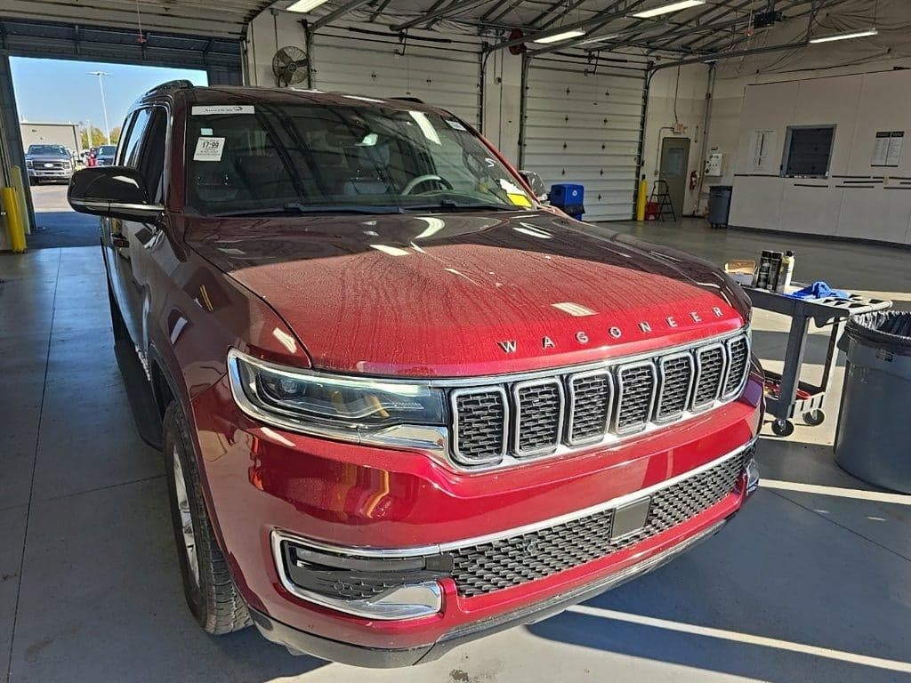 2023 Jeep Wagoneer Base — photo 1 of 5