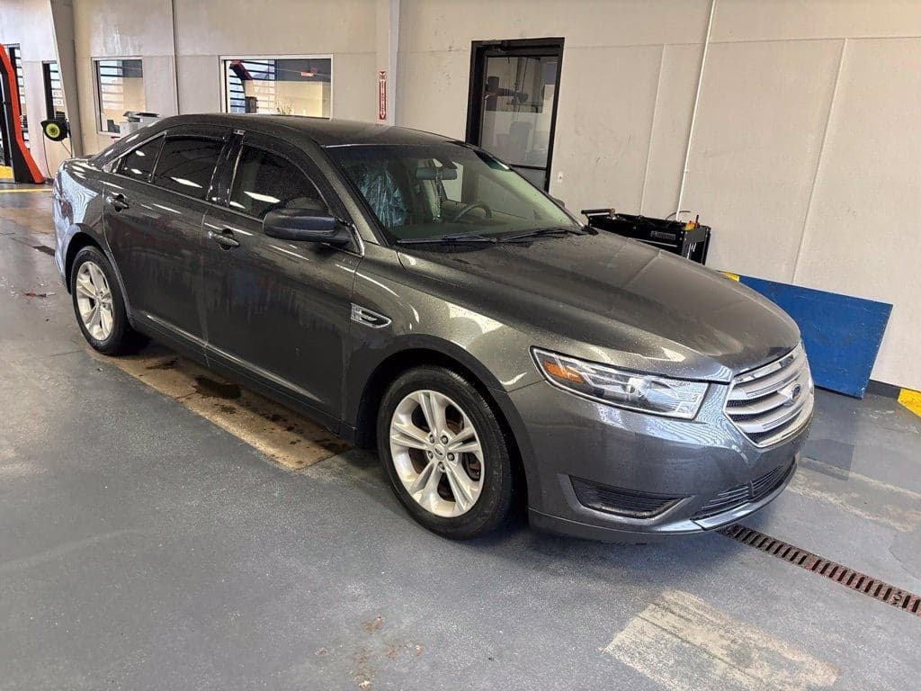 2017 Ford Taurus SE — photo 1 of 5