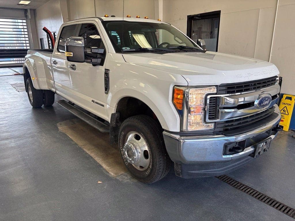 2017 Ford Super Duty F-350 DRW XL — photo 1 of 5
