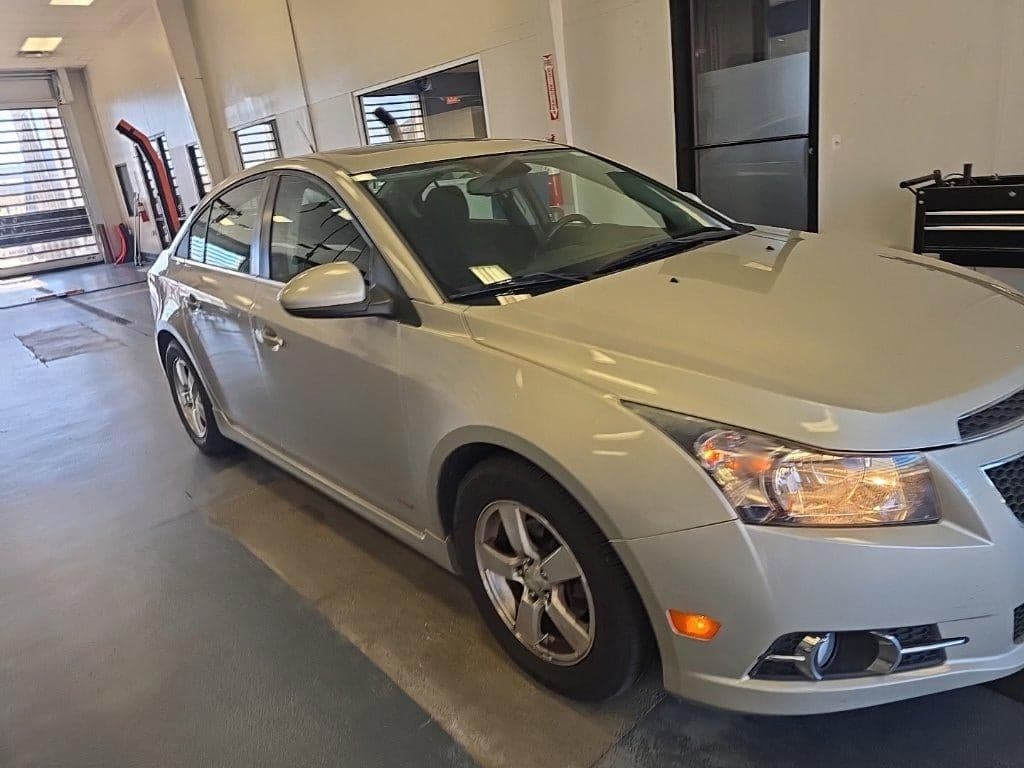 2014 Chevrolet Cruze 1LT — photo 1 of 28